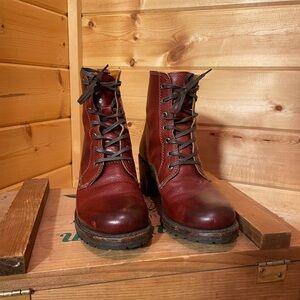 Frye Red Lace-up Leather Size 7 M
